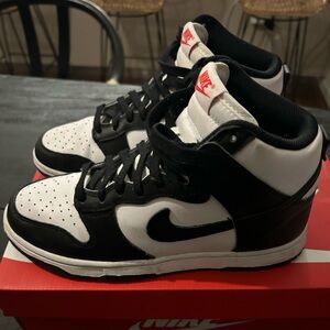 Nike Dunk High black and white